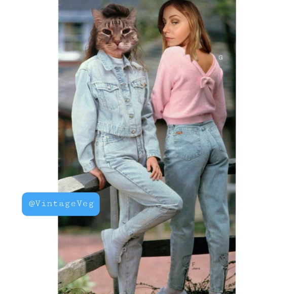 Meet Your Poshers, Gina and Keke! - Picture 2 of 11